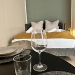 Qonroom - As Individual As - Kaiserstrasse