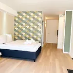 Qonroom - As Individual As - Kaiserstrasse דירה מינדן