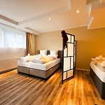 Qonroom - As Individual As - Kaiserstrasse דירה *