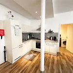 Qonroom - As Individual As - Kaiserstrasse דירה *