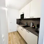 Qonroom - As Individual As - Kaiserstrasse דירה מינדן