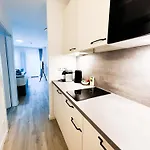 Qonroom - As Individual As - Kaiserstrasse * מינדן
