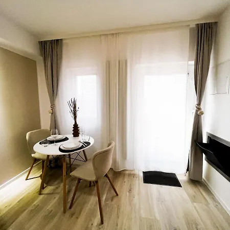 Qonroom - As Individual As - Kaiserstrasse