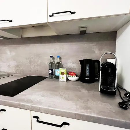Qonroom - As Individual As - Kaiserstrasse Apartment *