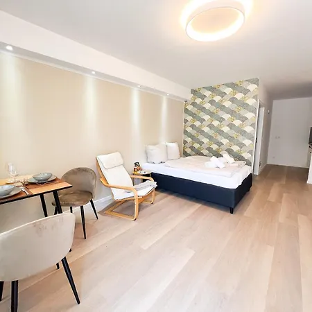 Qonroom - As Individual As - Kaiserstrasse