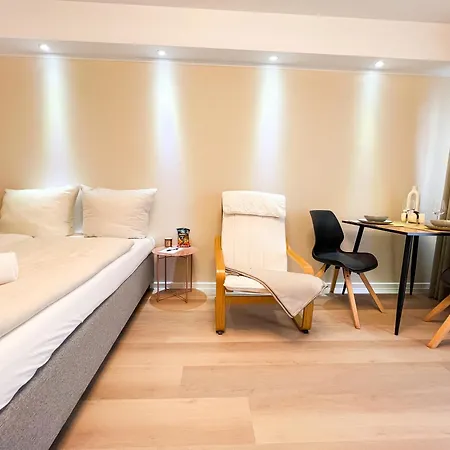 Qonroom - As Individual As - Kaiserstrasse Apartment