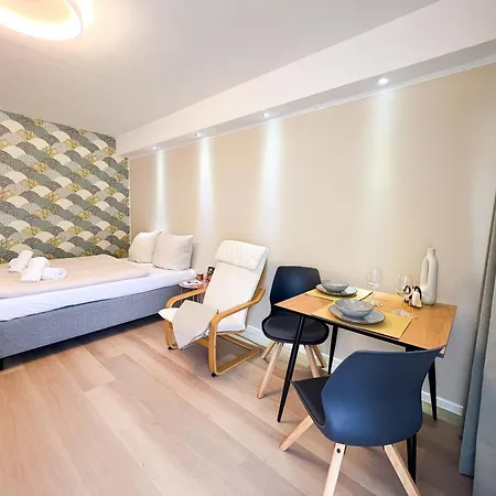 Qonroom - As Individual As - Kaiserstrasse Lejlighed