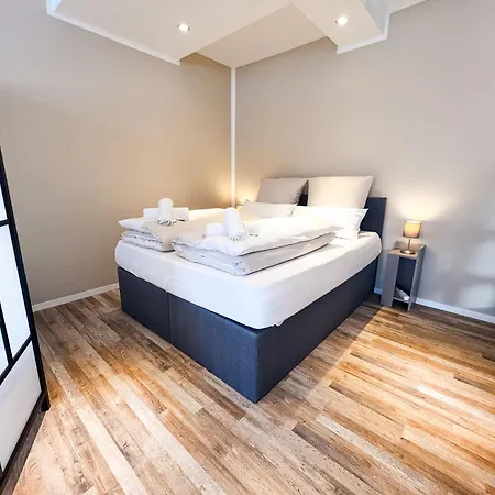 Qonroom - As Individual As - Kaiserstrasse Apartment *
