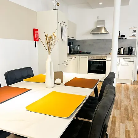 Qonroom - As Individual As - Kaiserstrasse Lejlighed *