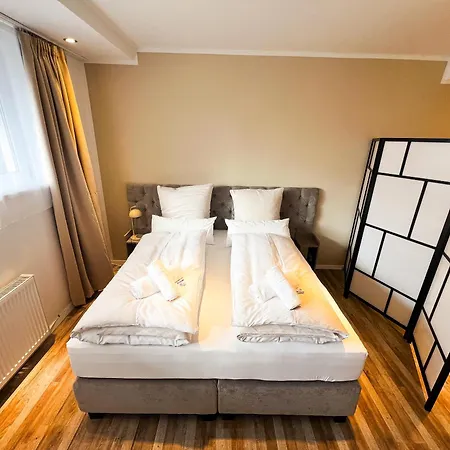 Qonroom - As Individual As - Kaiserstrasse * Minden (North Rhine-Westphalia)