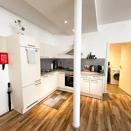 Qonroom - As Individual As - Kaiserstrasse Apartment *