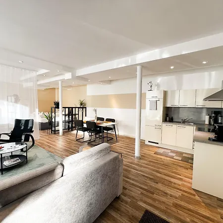 Qonroom - As Individual As - Kaiserstrasse * Minden (North Rhine-Westphalia)