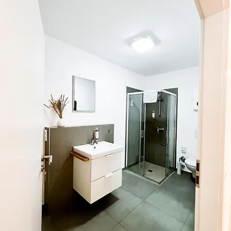 Qonroom - As Individual As - Kaiserstrasse Minden (North Rhine-Westphalia)