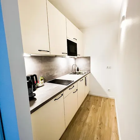 Qonroom - As Individual As - Kaiserstrasse Apartment